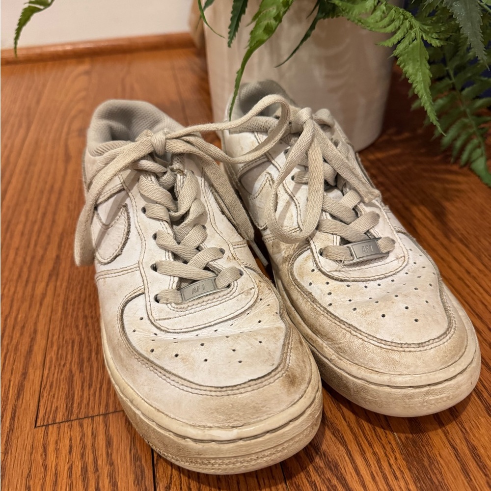 Well worn Nike Air Force sneakers Size US 5Y